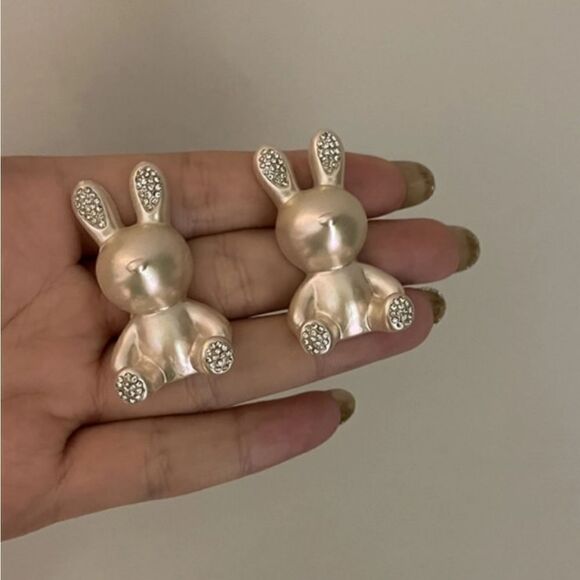 NEW BUNNY RABBIT earrings - Picture 1 of 2